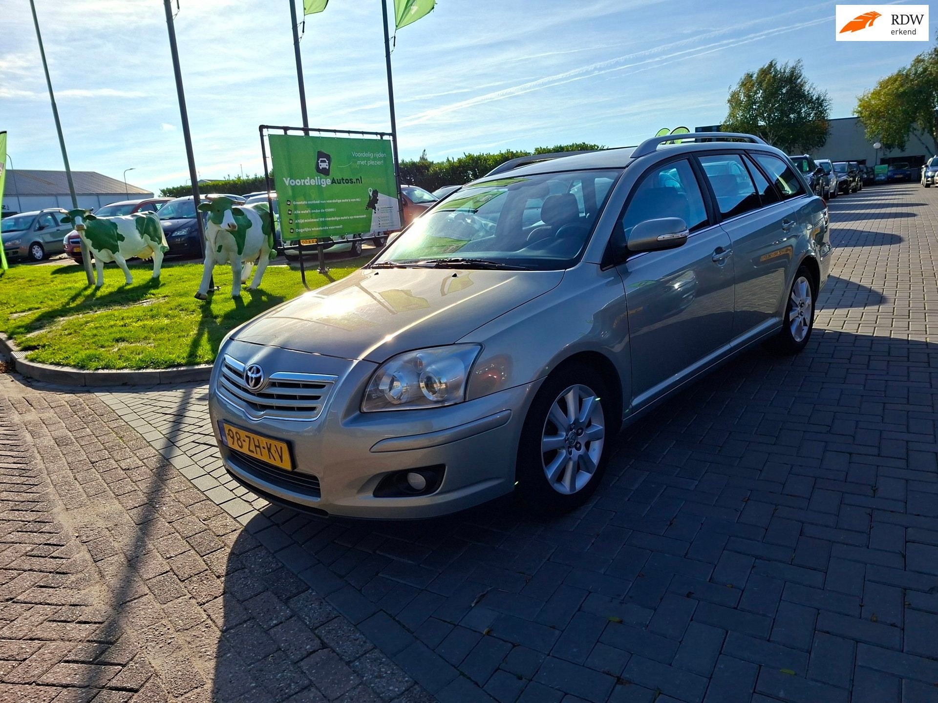 Toyota Avensis Wagon 1.8 VVTi Luna / Dealer onderhouden / AP, Auto's, Voorwielaandrijving, Dealer onderhouden, 4 cilinders, Handgeschakeld