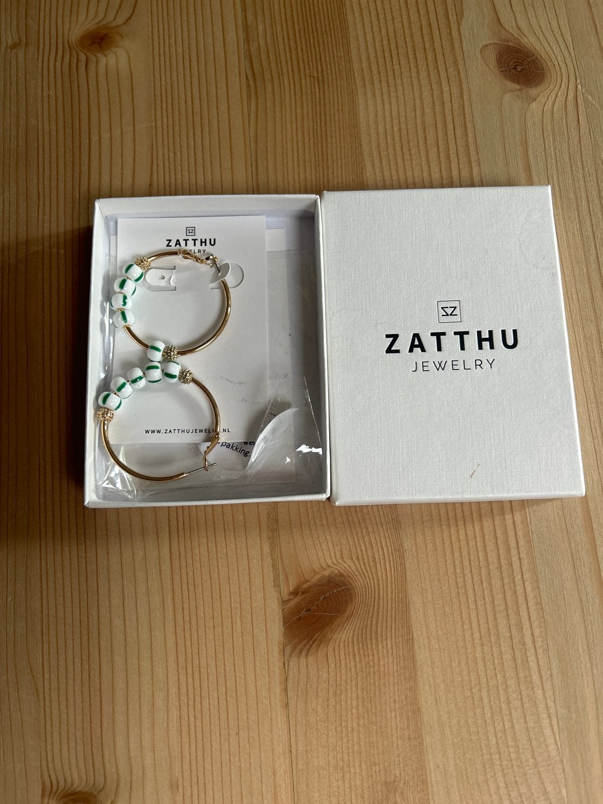 Zatthu Jewelry Oorbellen - Nieuw in doos, Overige materialen, Hangers, Nieuw, Ophalen of Verzenden