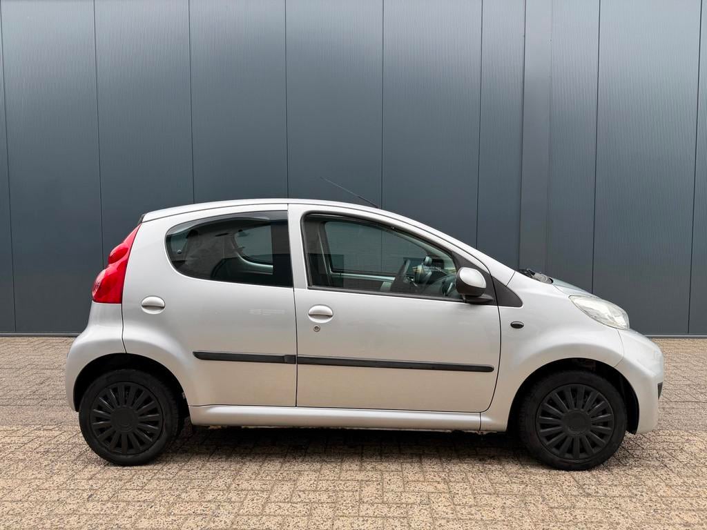 Peugeot 107 1.0-12V Airco | Carplay | 5 Deurs | APK, Voorwielaandrijving, Gebruikt, 4 stoelen, 68 pk