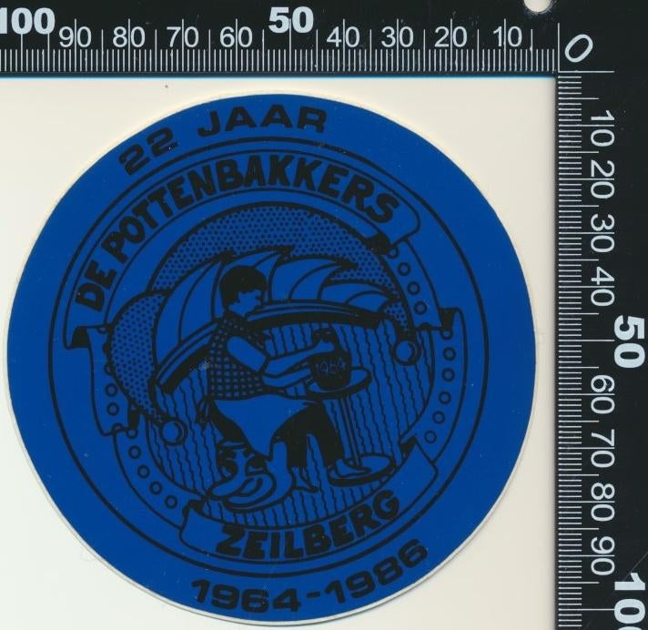Sticker: De Pottenbakkers - 22 Jaar - Zeilberg, Ophalen of Verzenden, Zo goed als nieuw, Bedrijf of Vereniging