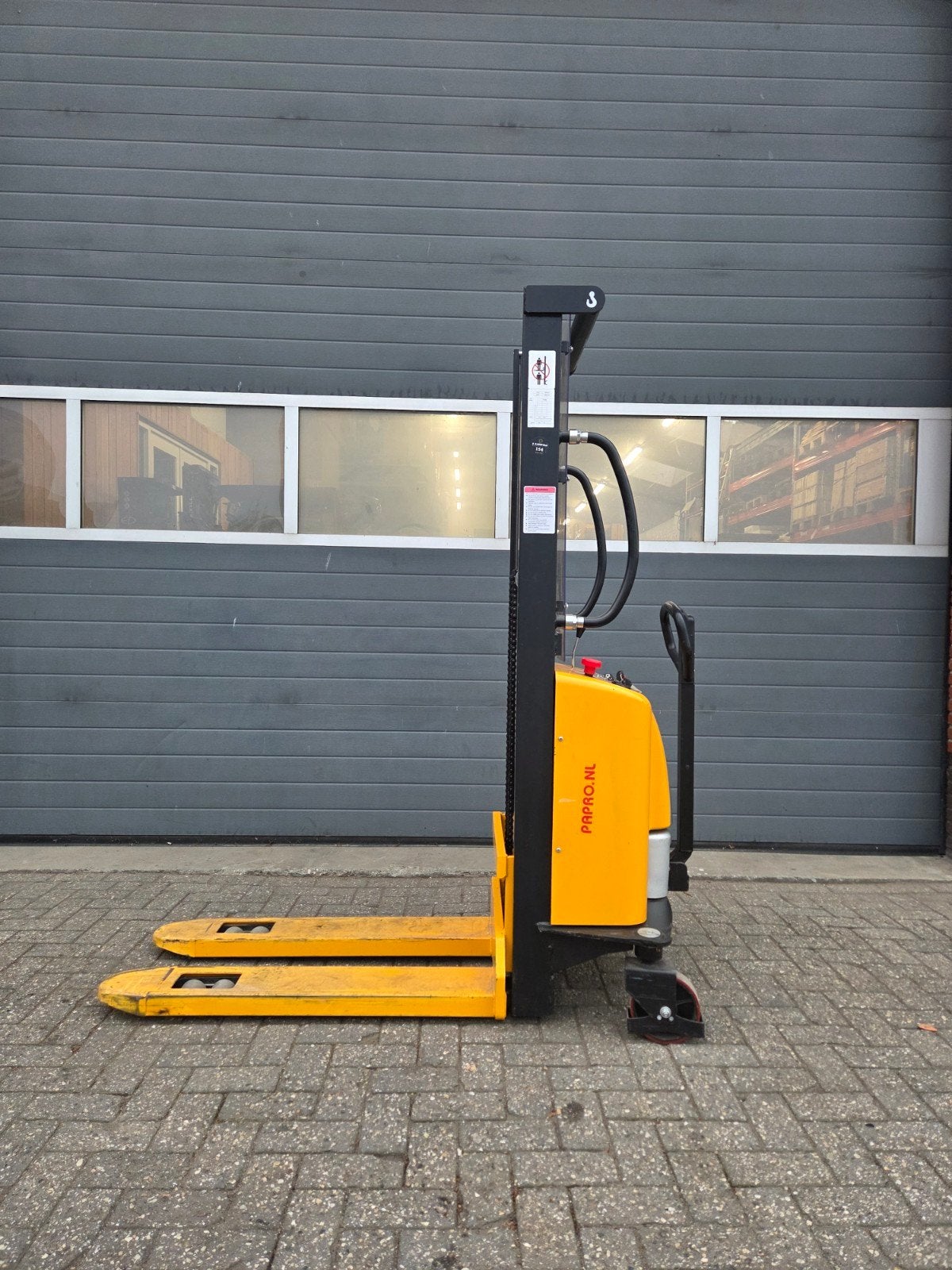 Stapelaar 1000 Kg semi elektrisch 3200 mm 2018, Doe-het-zelf en Verbouw, Ophalen of Verzenden, Zo goed als nieuw