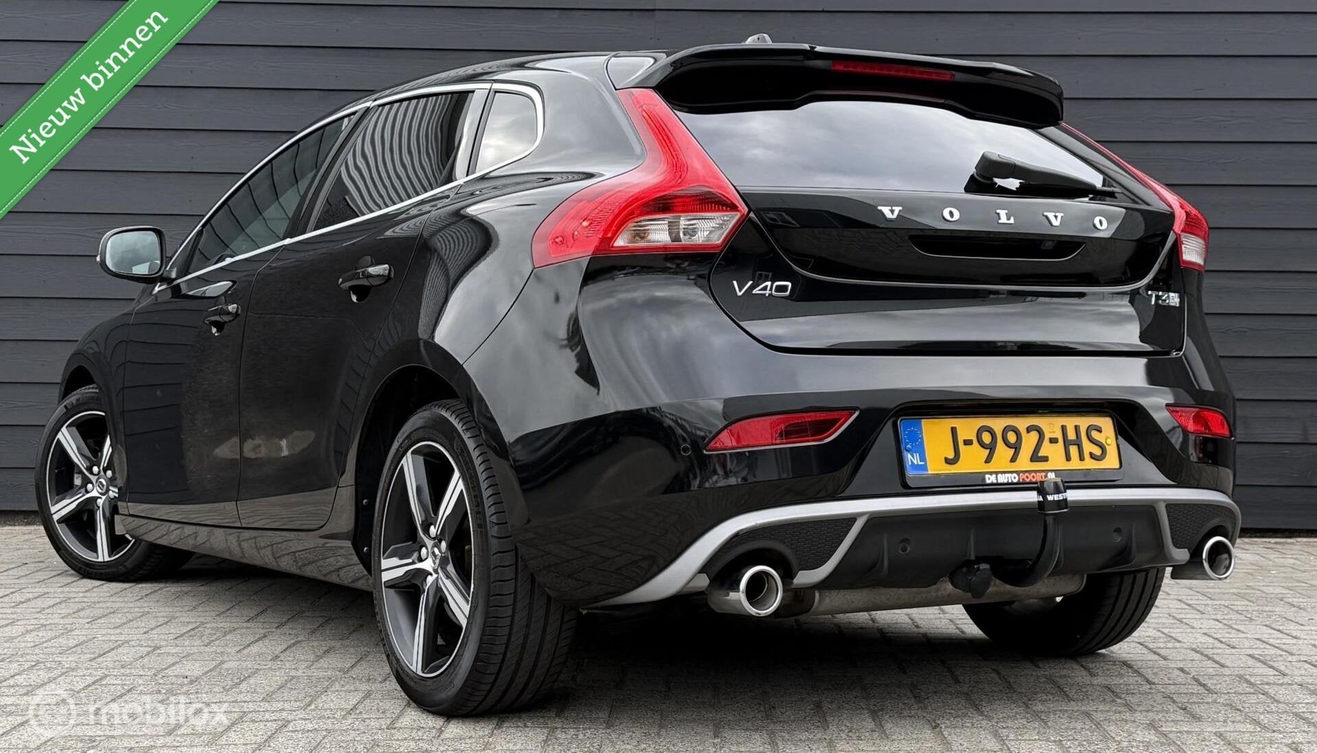 Volvo V40 1.5 T3 R-Design Automaat Pano.dak/Harman/Kardon/Wi, Auto's, Volvo, Dealer onderhouden, Euro 6, 4 cilinders, Origineel Nederlands