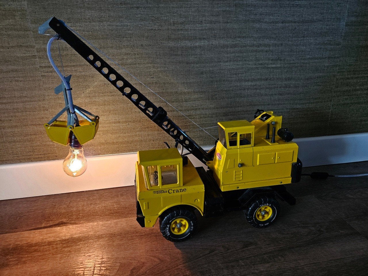Unieke Tonka Kraanwagen Lamp - Geel, Vintage Stijl, Overige merken, Gebruikt, Geel, E27 (groot)