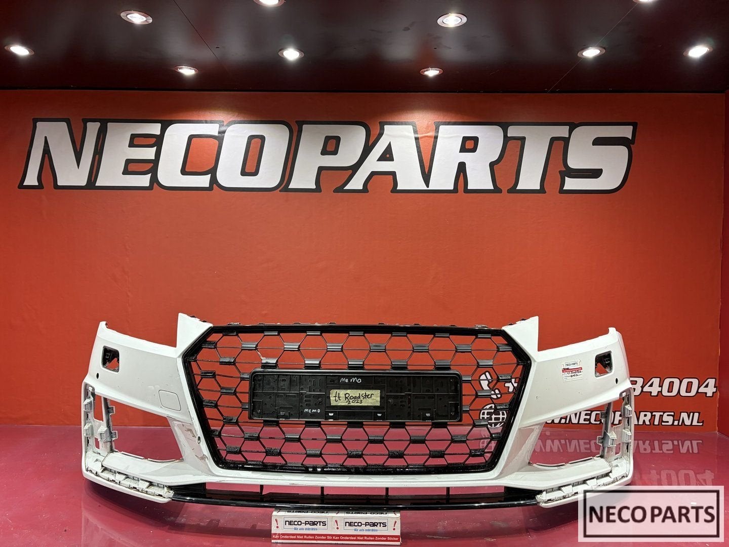 Audi TT Roadster 2023 Voorbumper Wit + RS Grille, Gebruikt, -, -, Achter