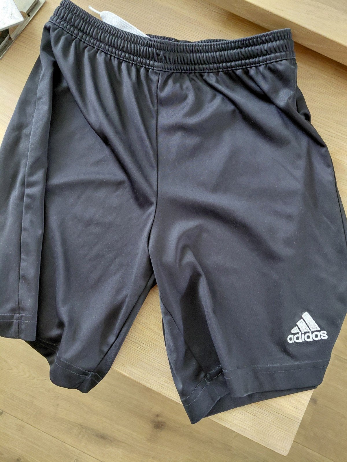 4 sport shorts maat 152, Kinderen en Baby's, Kinderkleding | Maat 152, Ophalen, Adidas, Sport- of Zwemkleding, Zo goed als nieuw