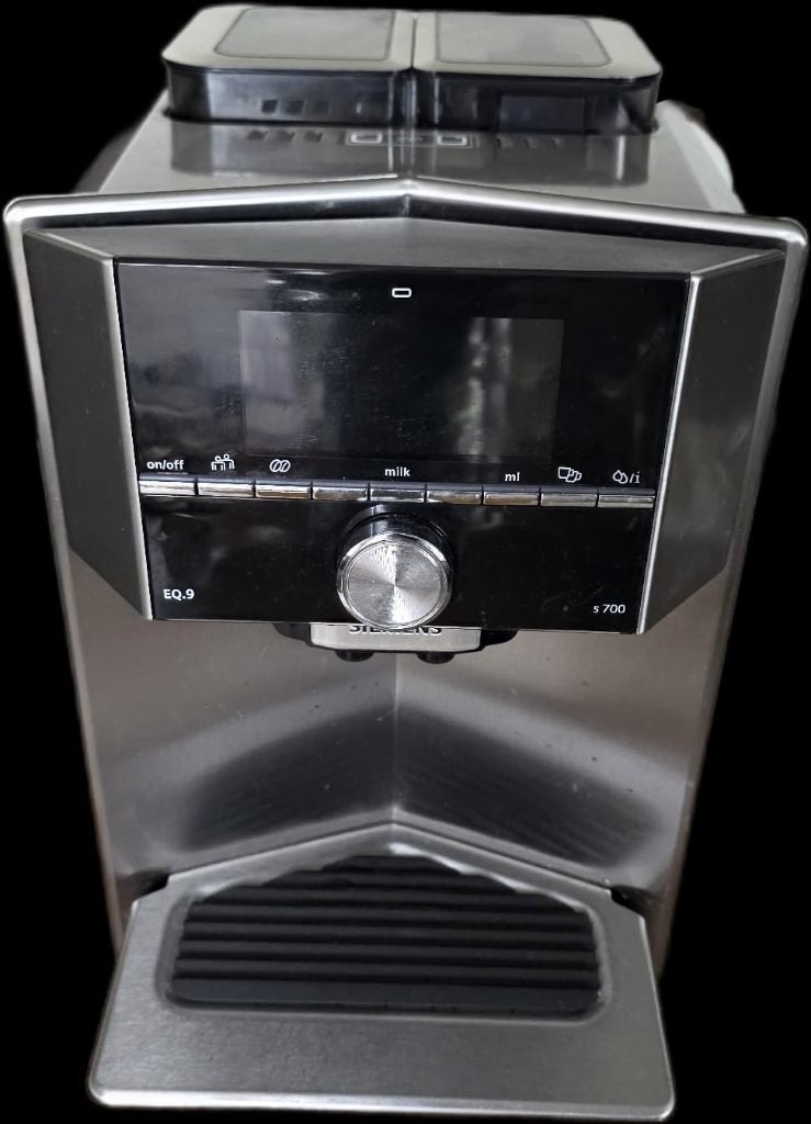 Siemens EQ.9 s700 volautomatische koffiemachine, Witgoed en Apparatuur, Afneembaar waterreservoir, Gebruikt, 10 kopjes of meer