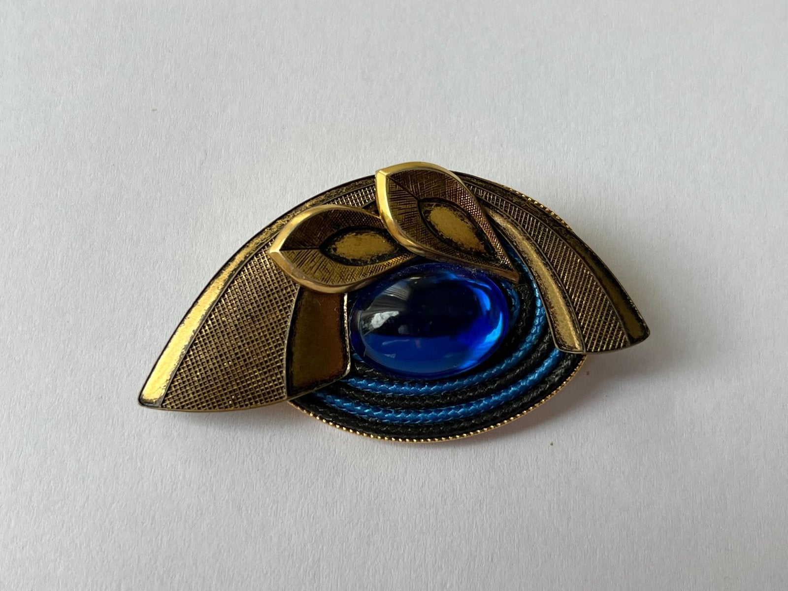 Vintage Broche Jaren '60 - Goudkleurig met Blauwe Steen, Overige materialen, 4 tot 7 cm, Gebruikt, Ophalen of Verzenden