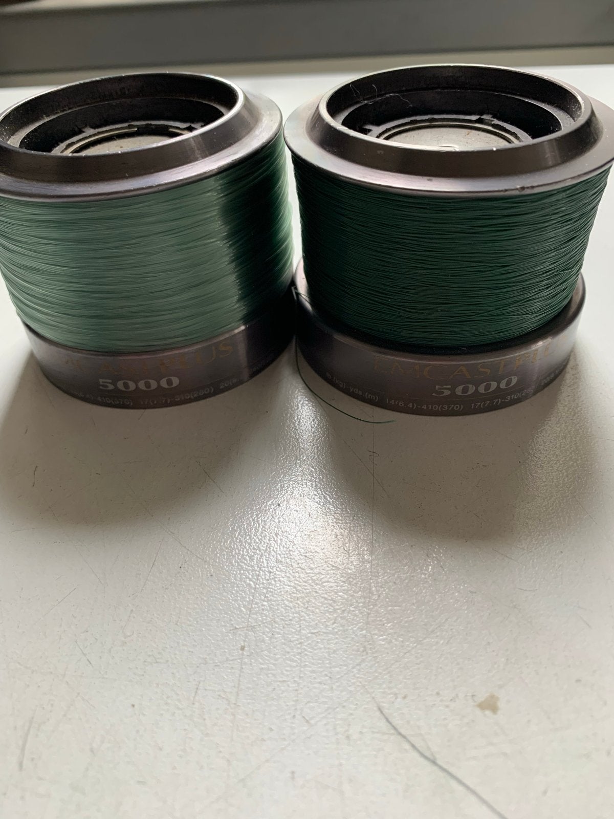 Daiwa Emcast Plus 5000 reservespoel - In prima staat!, Ophalen of Verzenden, Zo goed als nieuw, Molen