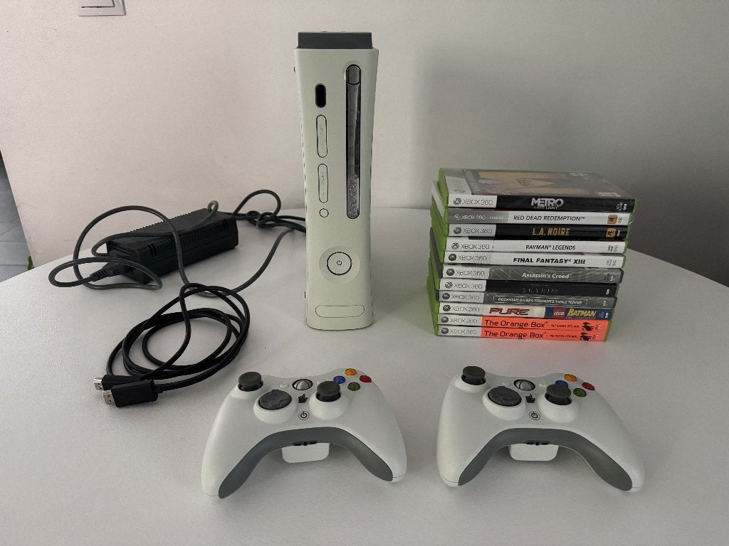 Xbox 360 Final Fantasy XIII Limited Edition 250 GB + games, Spelcomputers en Games, Spelcomputers | Xbox 360, Zo goed als nieuw