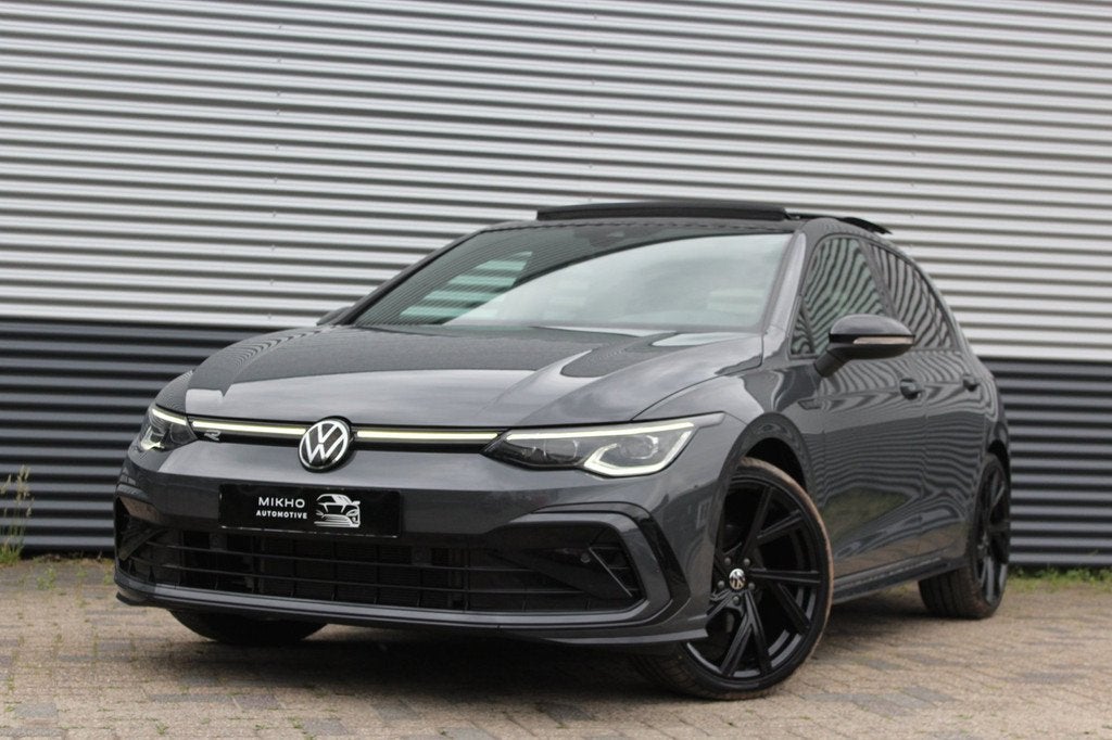 Volkswagen Golf 1.5 eTSI 3x R-Line | Panoramadak | Camera |, Zwart, 4 cilinders, Origineel Nederlands, Bedrijf