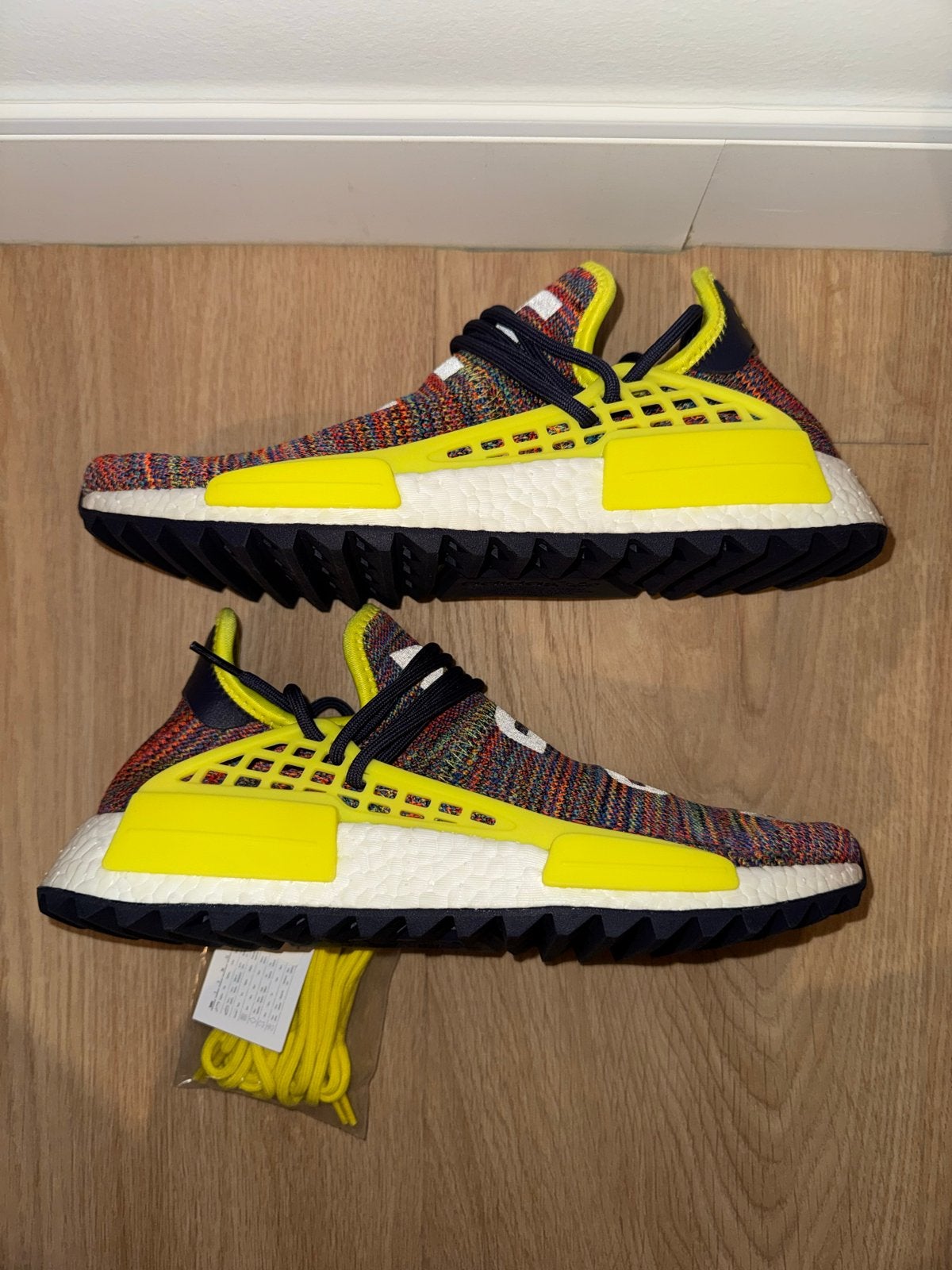 Adidas Human Race NMD Pharrell Multi-Color US 9.5 Maat 43, Ophalen of Verzenden, Nieuw, Overige kleuren, Sneakers of Gympen