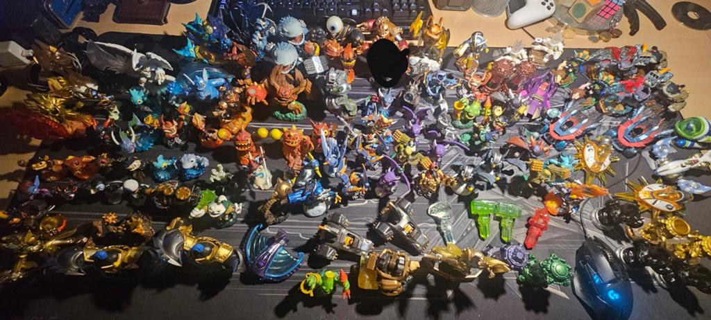 100+ skylanders, Avontuur en Actie, Gebruikt, Ophalen of Verzenden, Eén computer