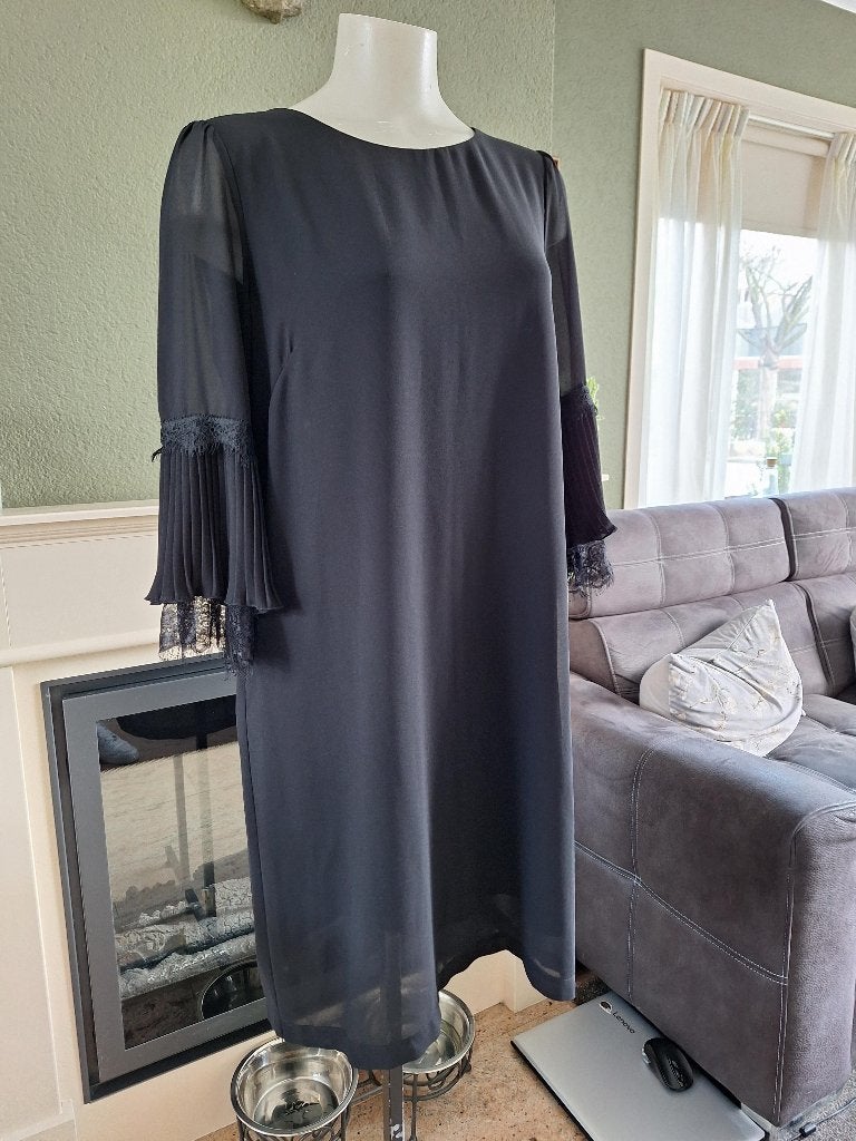 Atmos Fashion zwart trompet mouw jurk 38 M, Maat 38/40 (M), Verzenden, Zwart, Zo goed als nieuw