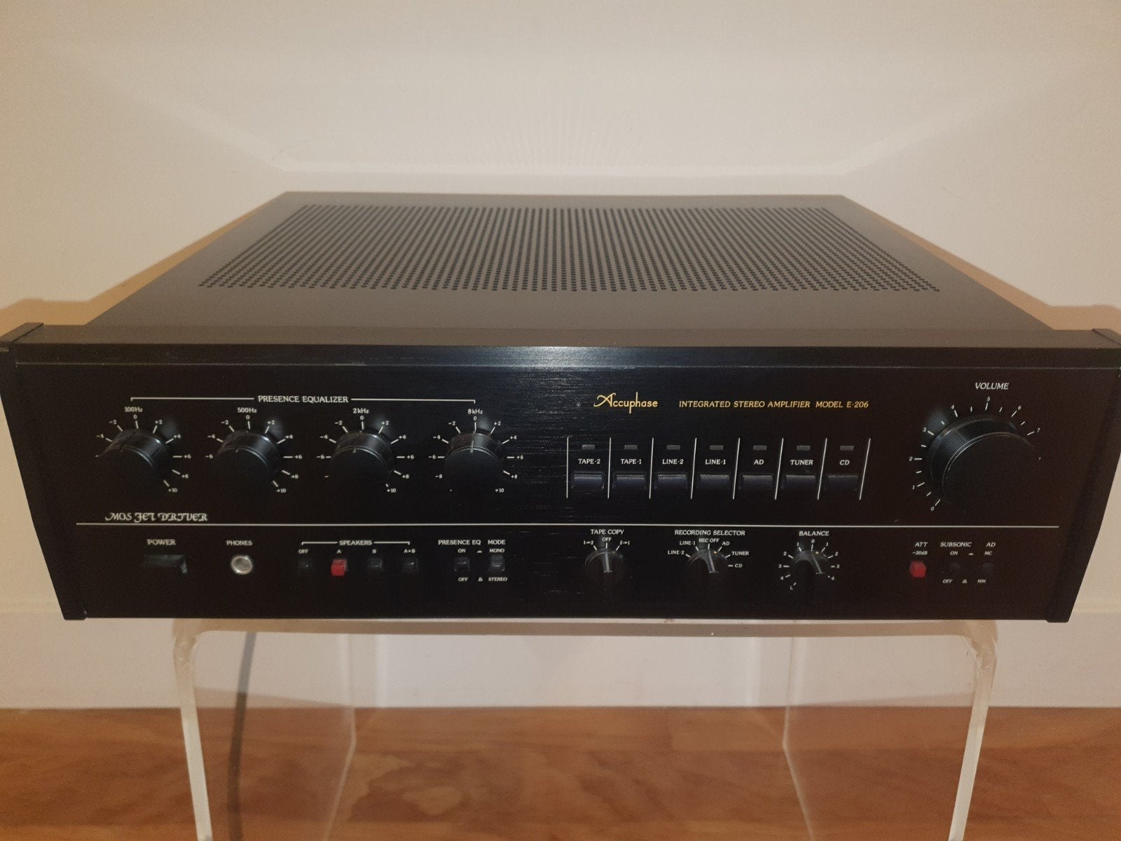 Versterker Accuphase E-206, Ophalen, Zo goed als nieuw