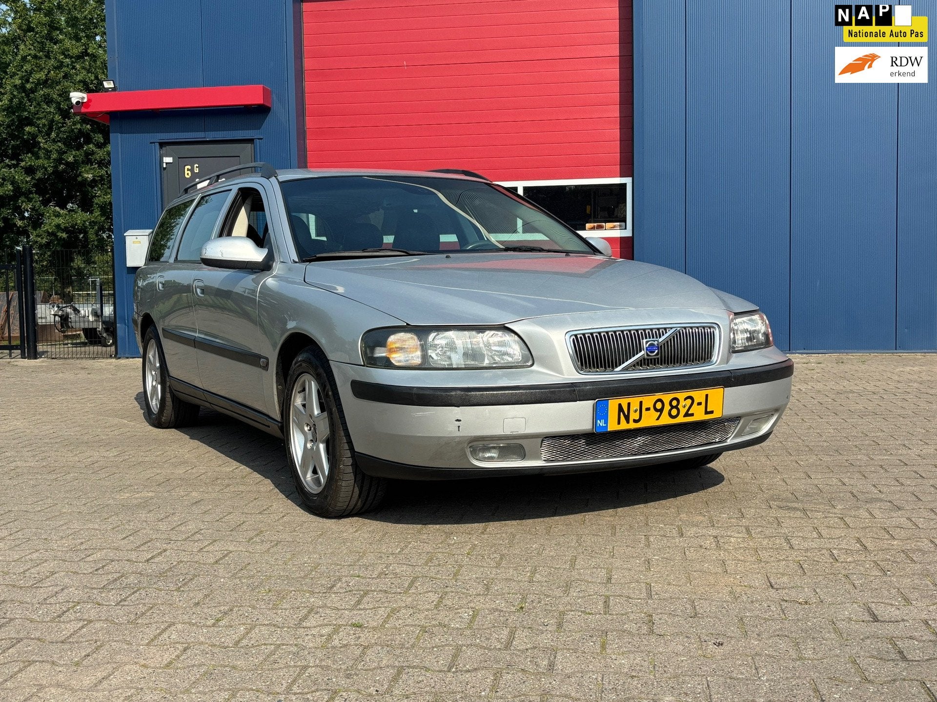 Volvo V70 2.4 D5 Geartronic Comfort Line | Automaat + Cruise, 197 €/maand, 163 pk, Diesel, 2401 cc