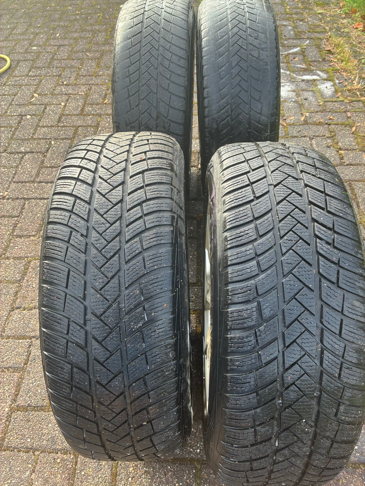 4 Lichtmetalen Velgen met Winterbanden Mitsubishi Outlander, Ophalen, 18 inch, Gebruikt, Banden en Velgen