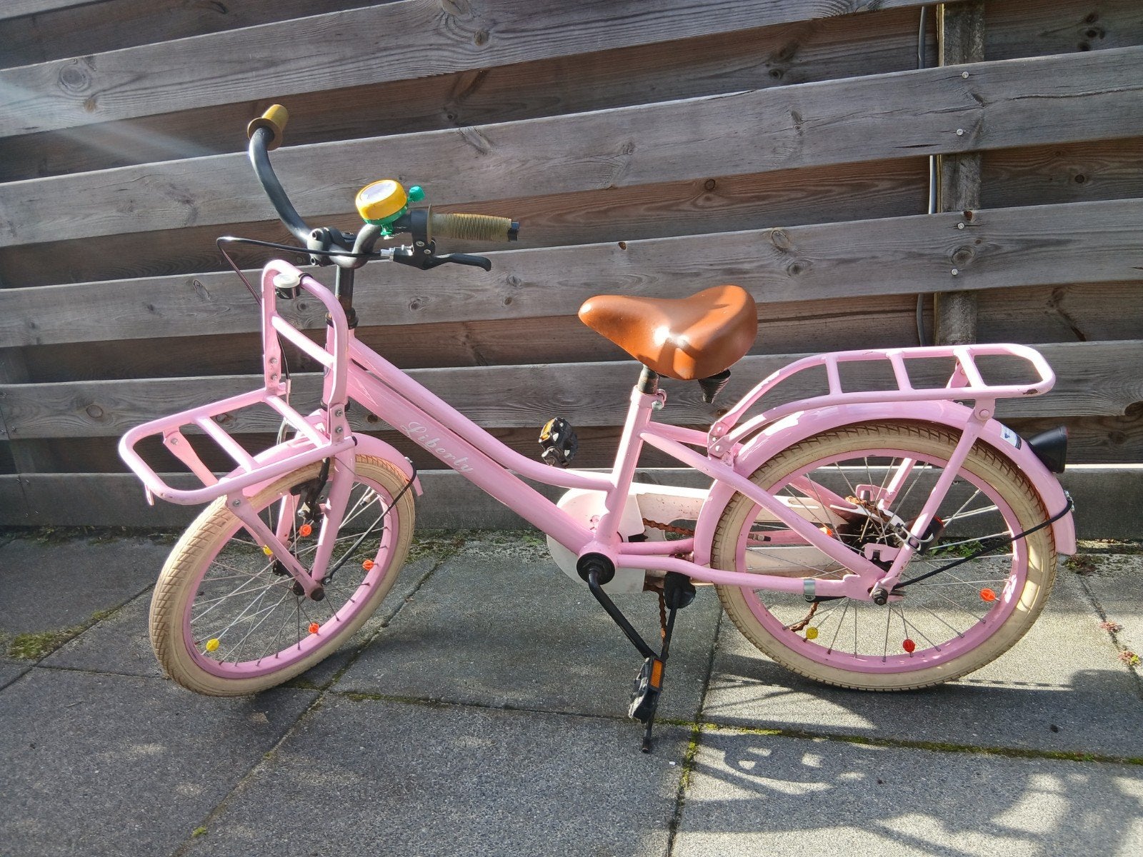 Roze kinderfiets (18 inch), Fietsen en Brommers, Ophalen, Gebruikt, Terugtraprem, 16 tot 20 inch