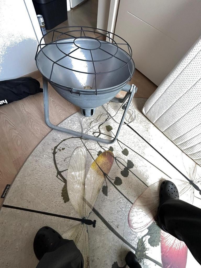 Vloerlamp met grijze betonnen look, zo goed als nieuw, Huis en Inrichting, Lampen | Vloerlampen, Overige materialen, Industrieel, Modern