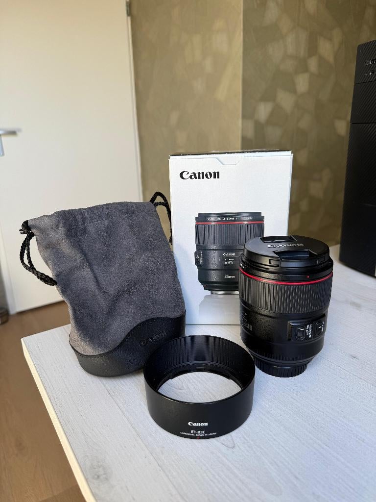 Canon EF 85mm f/1.4L IS USM lens, Ophalen of Verzenden, Zo goed als nieuw, Telelens