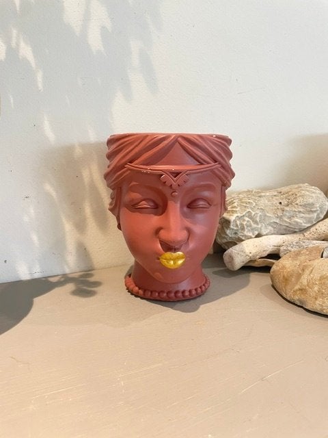 DK bloempot. Queen nude pot. Gezicht met gouden lippen., Ophalen, Rond, Binnen, Zo goed als nieuw