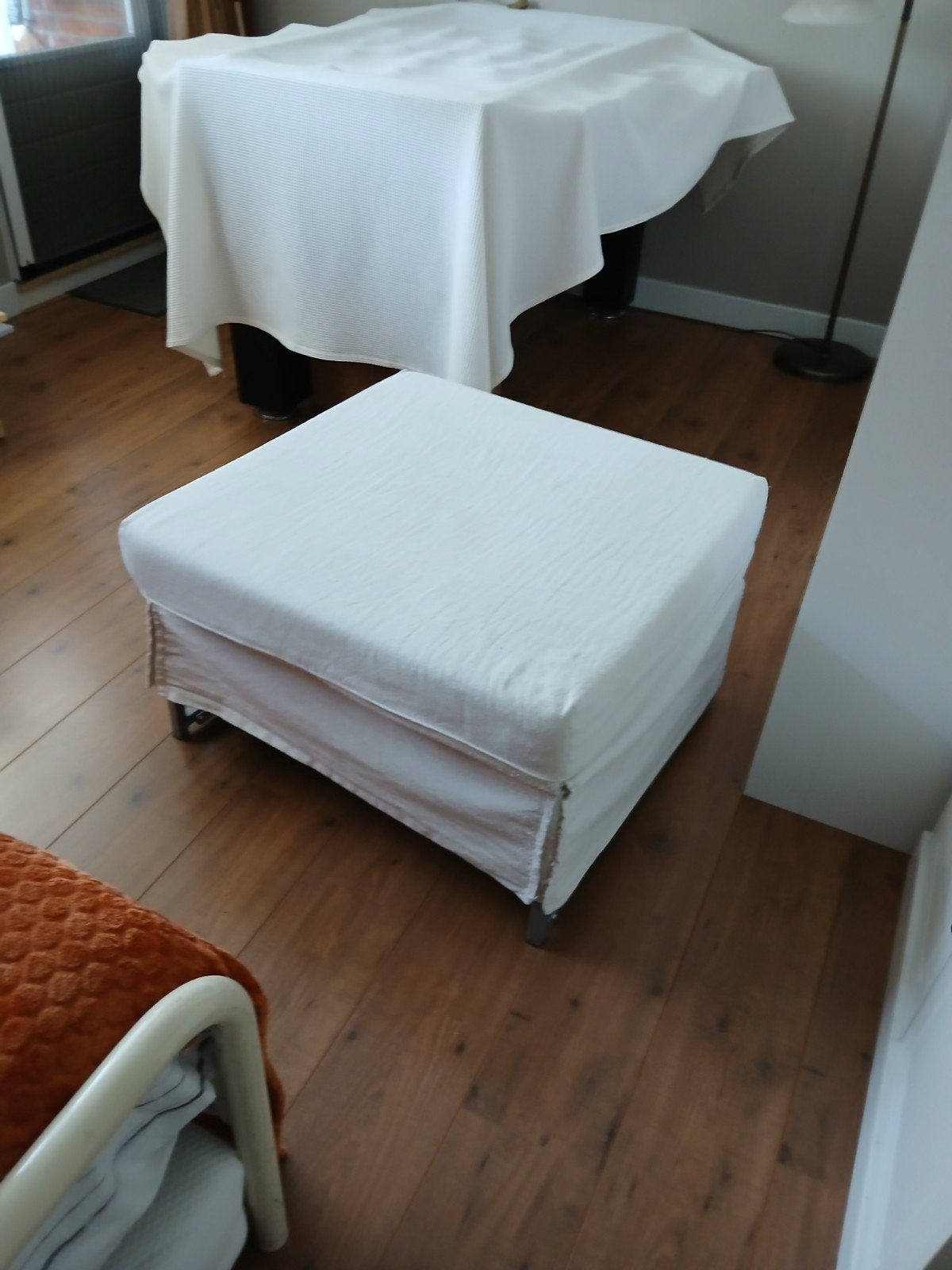 Poef uit te klappen naar logeerbed, Ophalen, Gebruikt, Eenpersoons, Beige