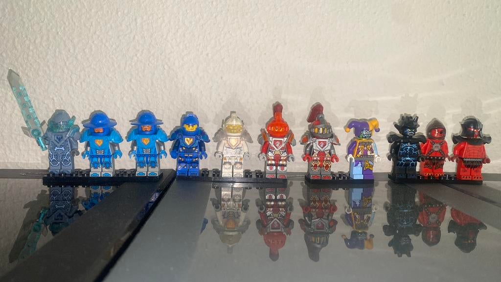 Lego nexoknights minifigs, Verzamelen, Smurfen, Ophalen of Verzenden, Zo goed als nieuw