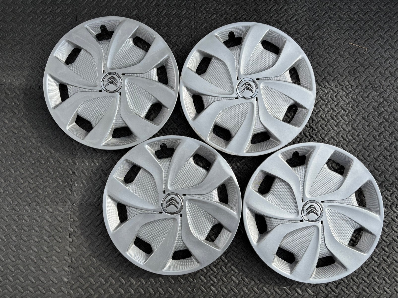Set originele Citroen C2, C3 en Berlingo wieldoppen 15 inch, Ophalen of Verzenden, Gebruikt