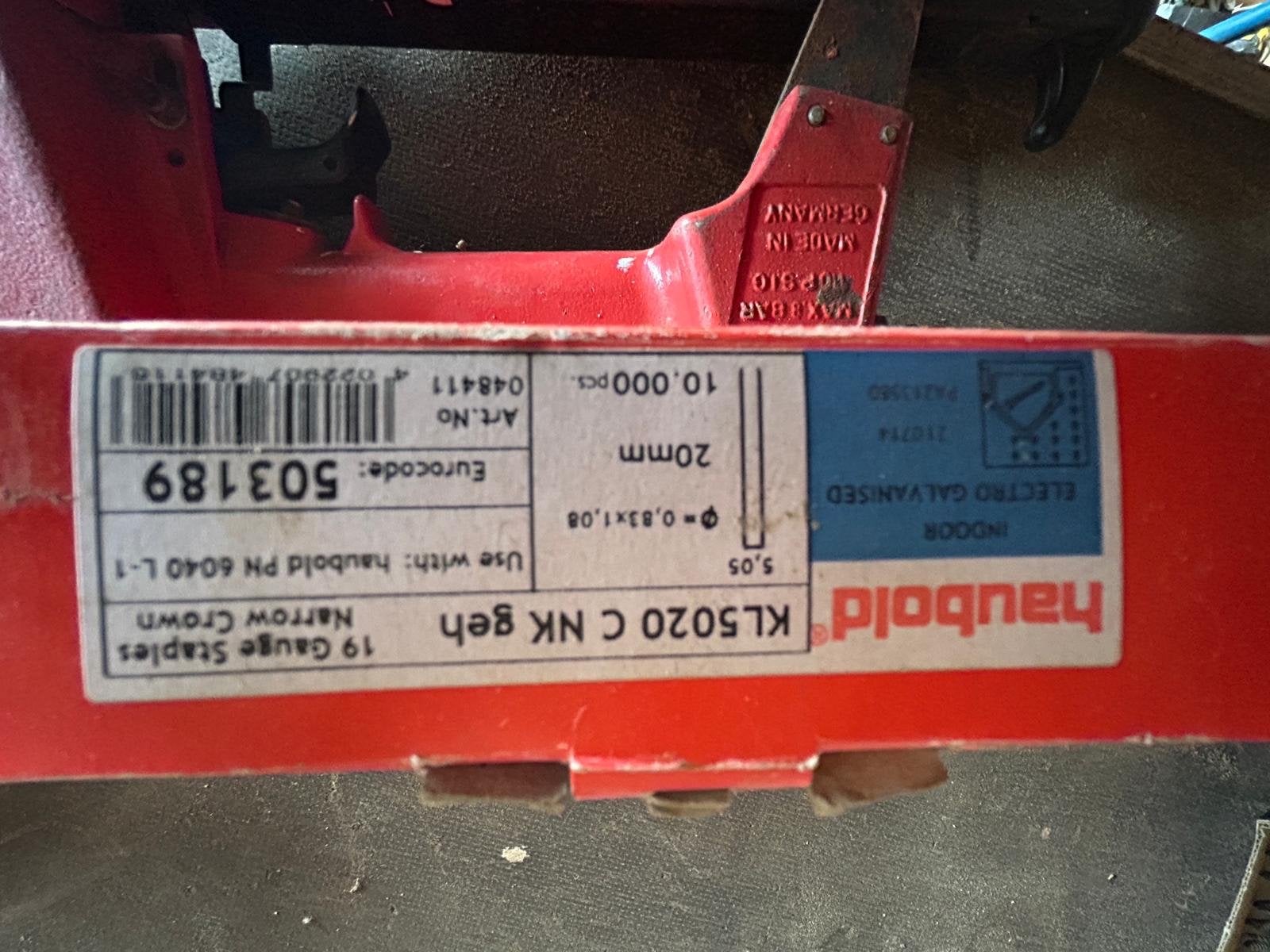 Haubold Tacker/Nietmachine met 2 doosjes nieten erbij, Doe-het-zelf en Verbouw, Gereedschap | Handgereedschap, Ophalen, Gebruikt