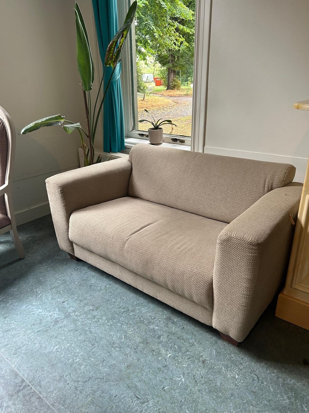 Comfortabele tweepersoonsbank - Beige stof, Ophalen, Modern, Comfortabel, Gebruikt, 150 tot 200 cm