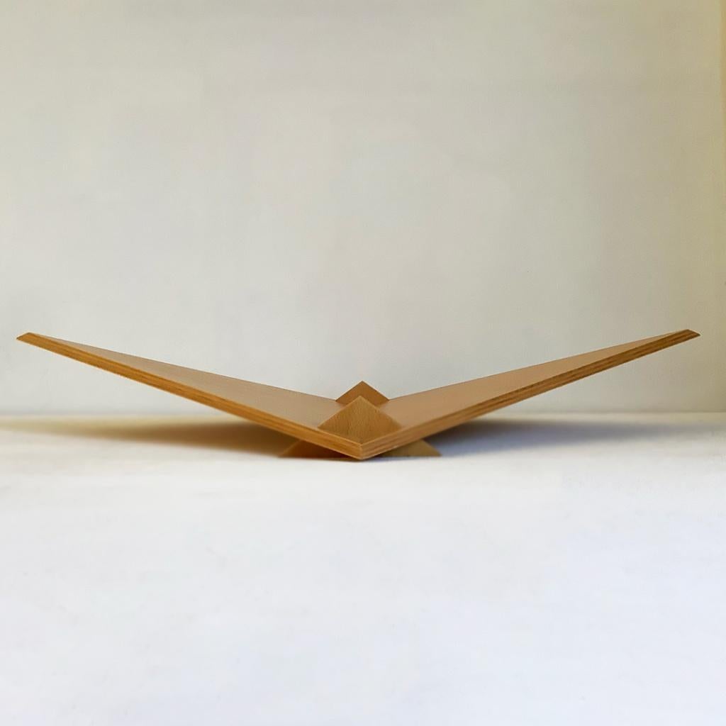 Vintage postmodern design boekenstandaard hout, Antiek en Kunst, Verzenden