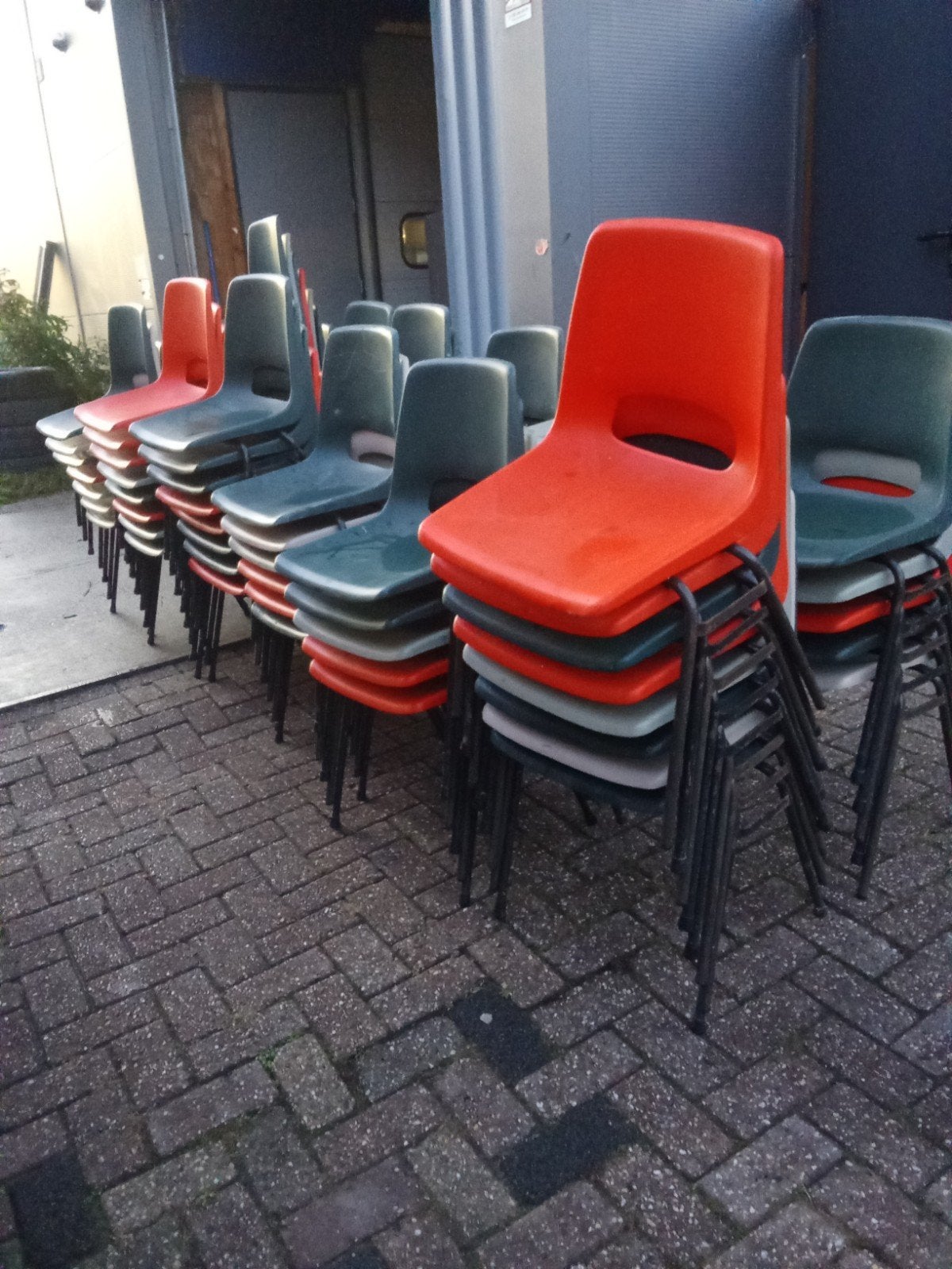 partij van 80 kantine - stapel stoelen, Gebruikt, ., Ophalen of Verzenden, .