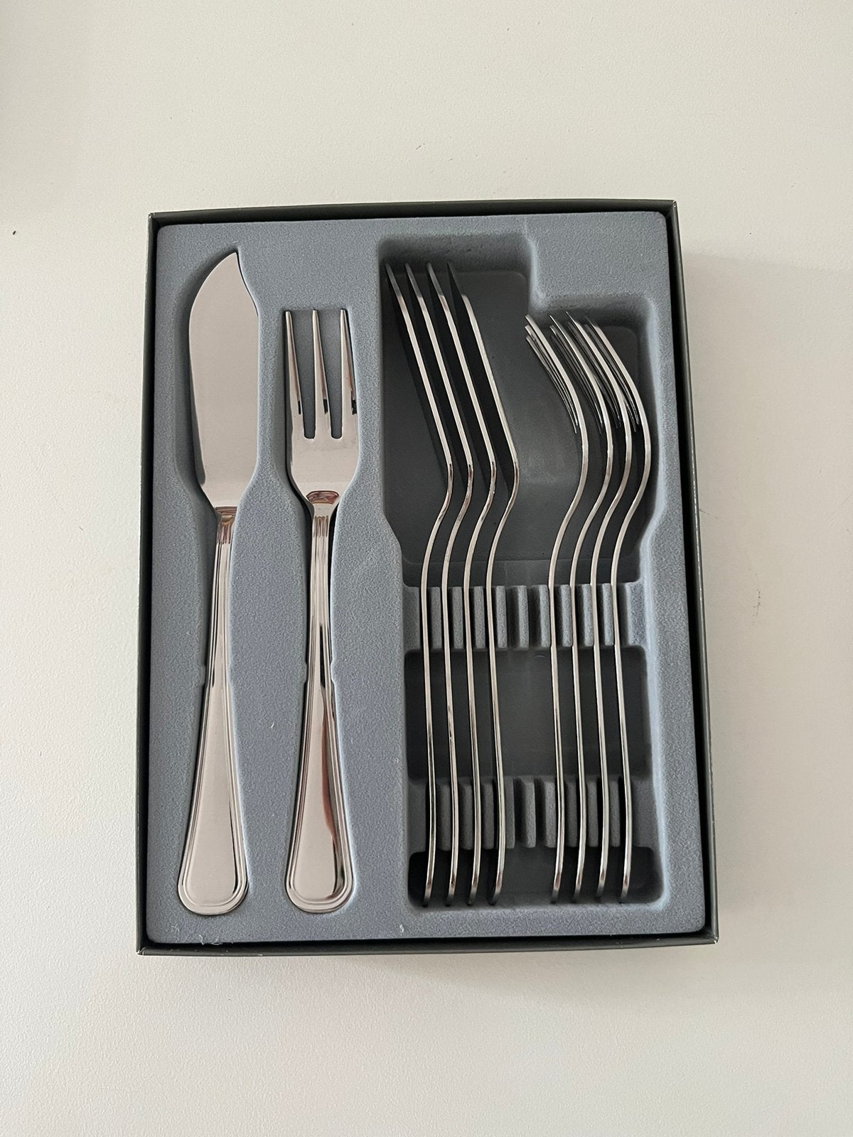 vissenbestekset van Guy Degrenne: 6 visvorken + 6 vismessen, Bestekset, Nieuw, Ophalen of Verzenden, Rvs of Chroom