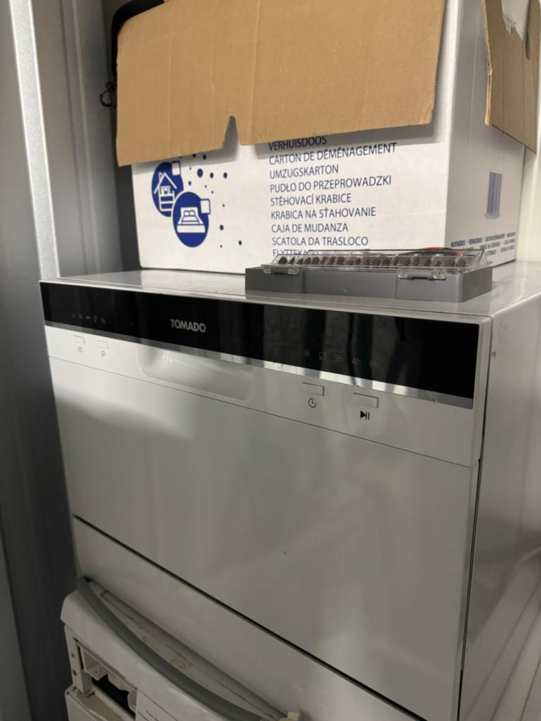 Tomado vaatwasser, zo goed als nieuw, Witgoed en Apparatuur, Vaatwasmachines, Ophalen, Eco programma, Zo goed als nieuw, 85 tot 90 cm