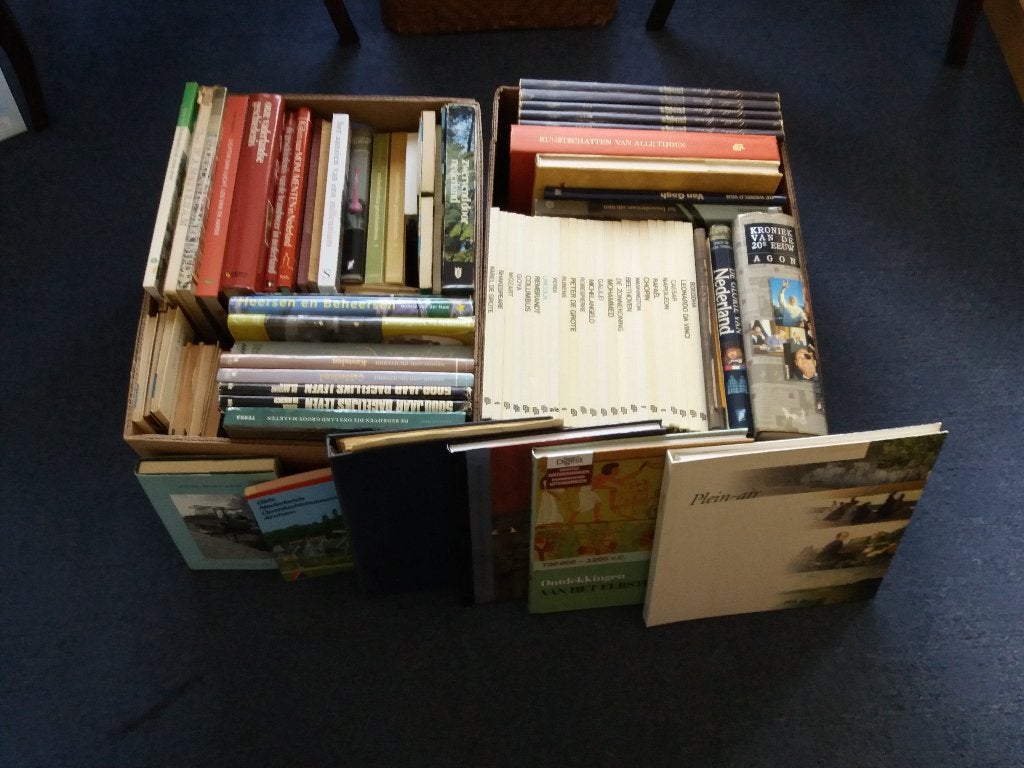 2 grote dozen vol met Geschiedenis boeken (52 stuks)., Ophalen of Verzenden, Zo goed als nieuw, Verschillende Auteurs.