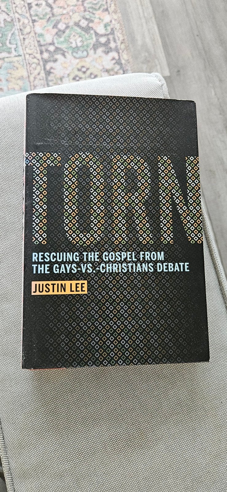 Torn: Rescuing the Gospel from the Gays-vs.-Christians, Ophalen
