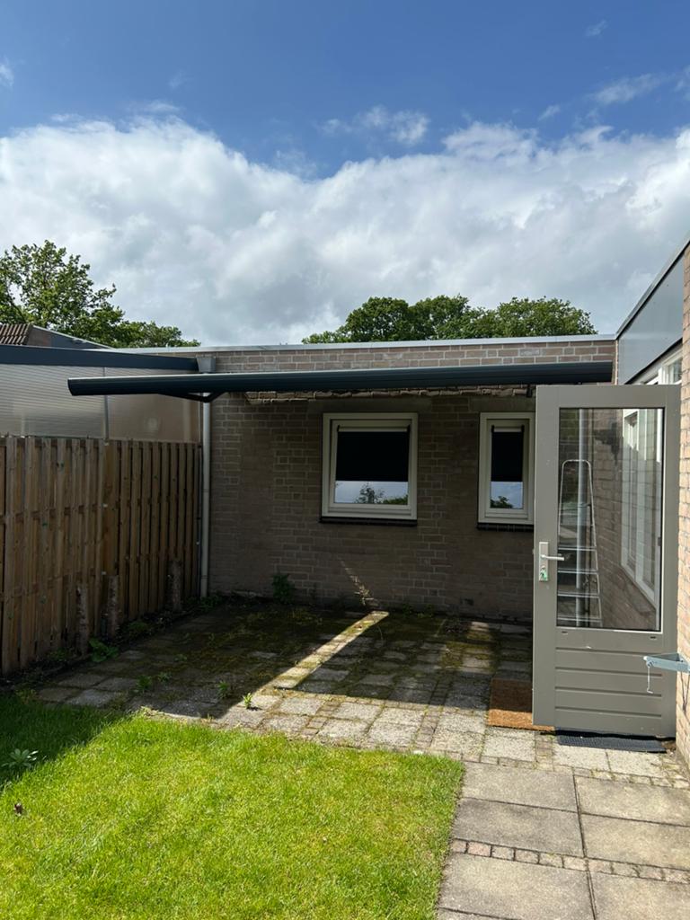 Knikarmscherm -  4 meter breed !, Tuin en Terras, Zonneschermen, Zo goed als nieuw, Knikarmscherm, 150 tot 300 cm, 250 cm tot 450 cm