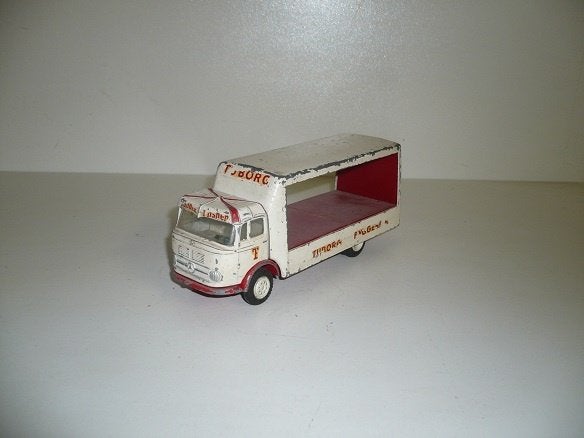 Tekno Denmark Mercedes LP322  Tuborg Bier truck, Ophalen of Verzenden, Gebruikt, Bus of Vrachtwagen, Tekno
