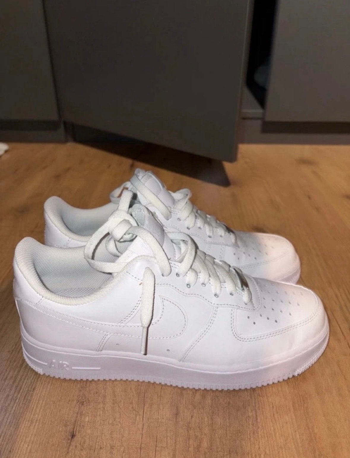 Witte Nike Air Force 1 - Maat 42,5 met crease protectors, Wit, Nike, Ophalen of Verzenden, Sneakers of Gympen