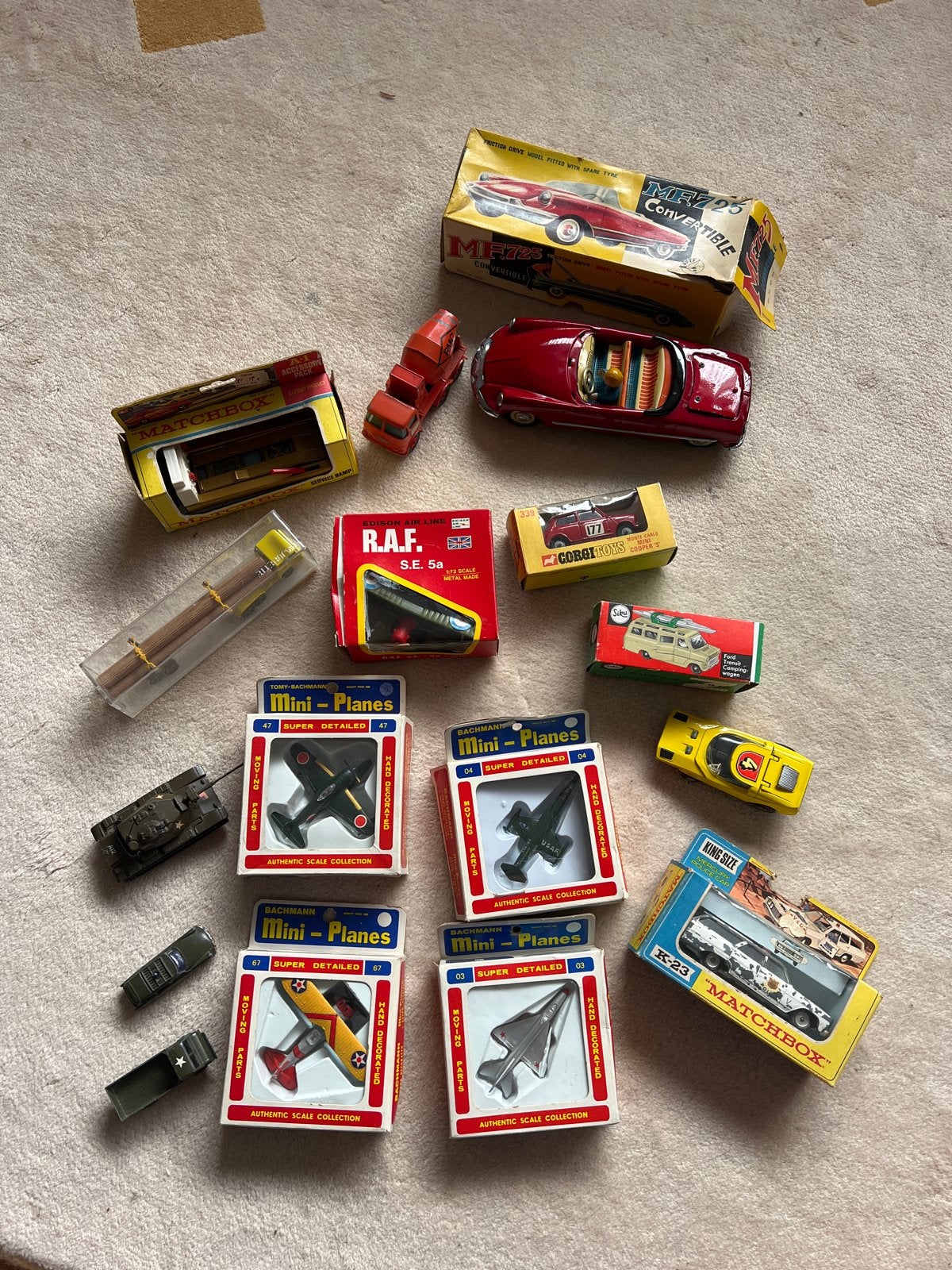 Vintage Kinderspeelgoed: Vliegtuigjes en Auto's, Kinderen en Baby's, Speelgoed | Speelgoedvoertuigen, Verzenden, Gebruikt