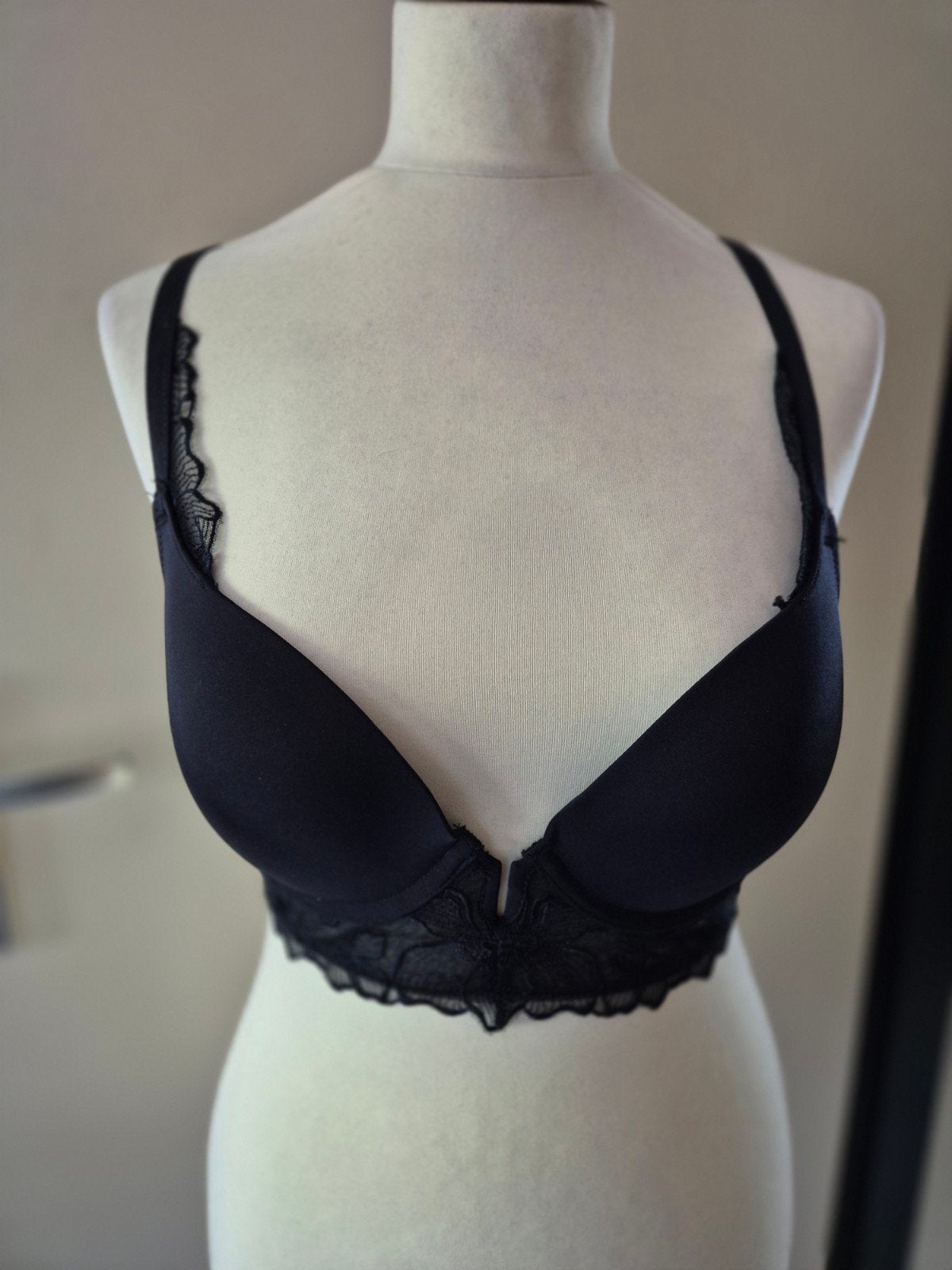 Hunkemöller Zwarte Kanten Beha 80A, Ophalen of Verzenden, Zwart, BH