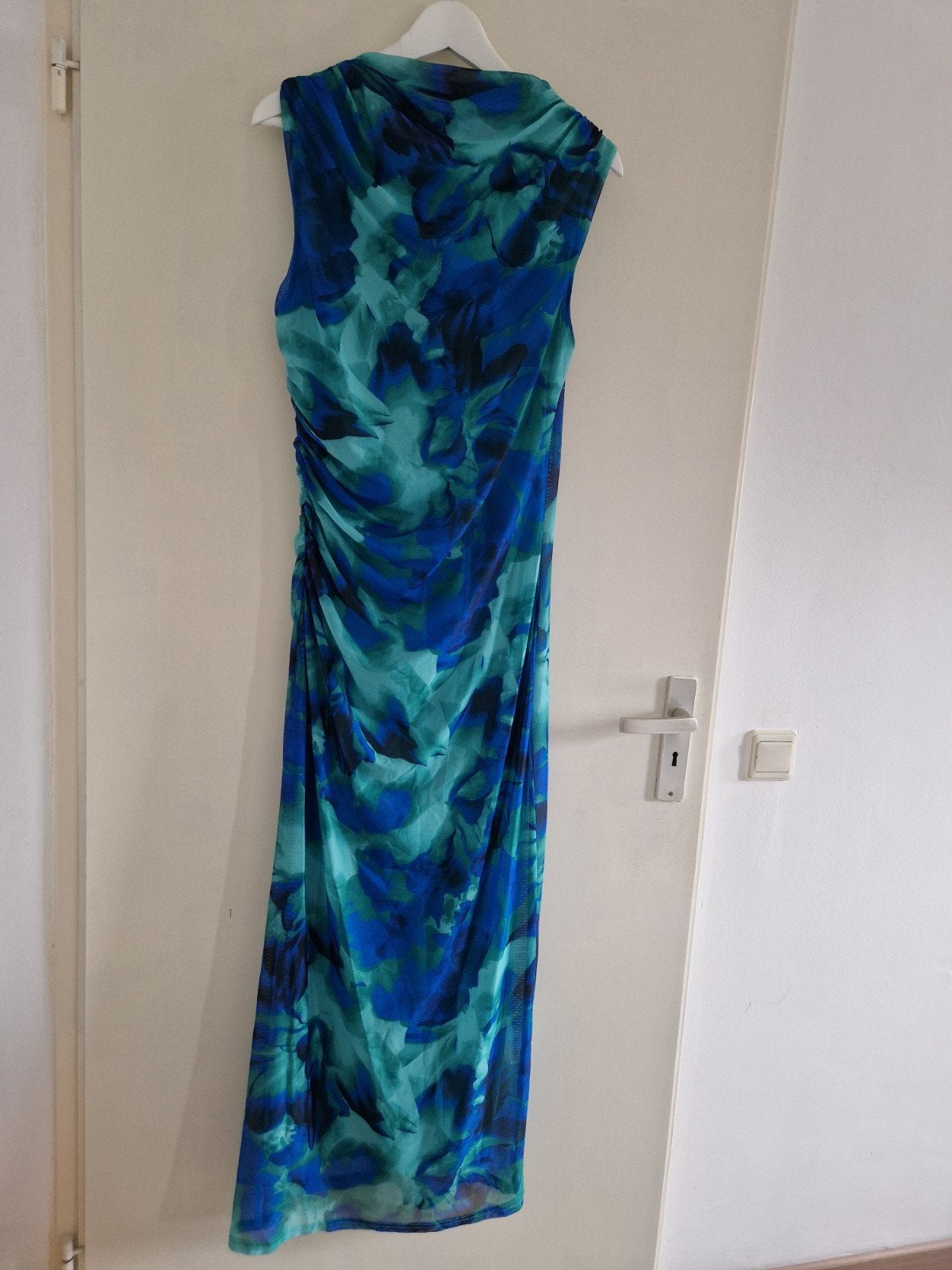 Mooie kleurrijke aansluitende jurk - maat M/L - Guts & Gusto, Maat 38/40 (M), Overige typen, Guts & Gusto, Blauw