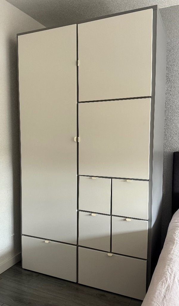 Kledingkast te koop!, Overige materialen, Gebruikt, 100 tot 150 cm, 200 cm of meer