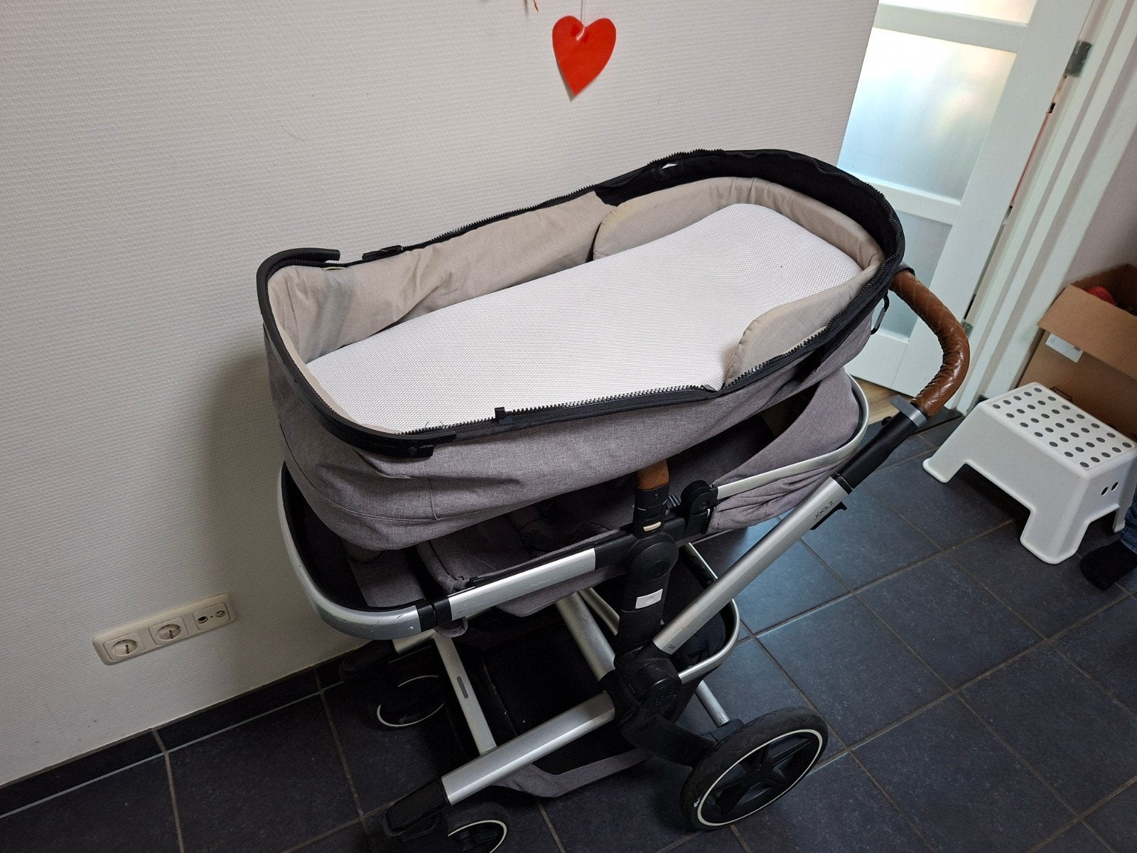 Joolz Day+ Gorgeous Grey – complete kinderwagen + voetenzak, Ophalen, Zo goed als nieuw, Overige merken