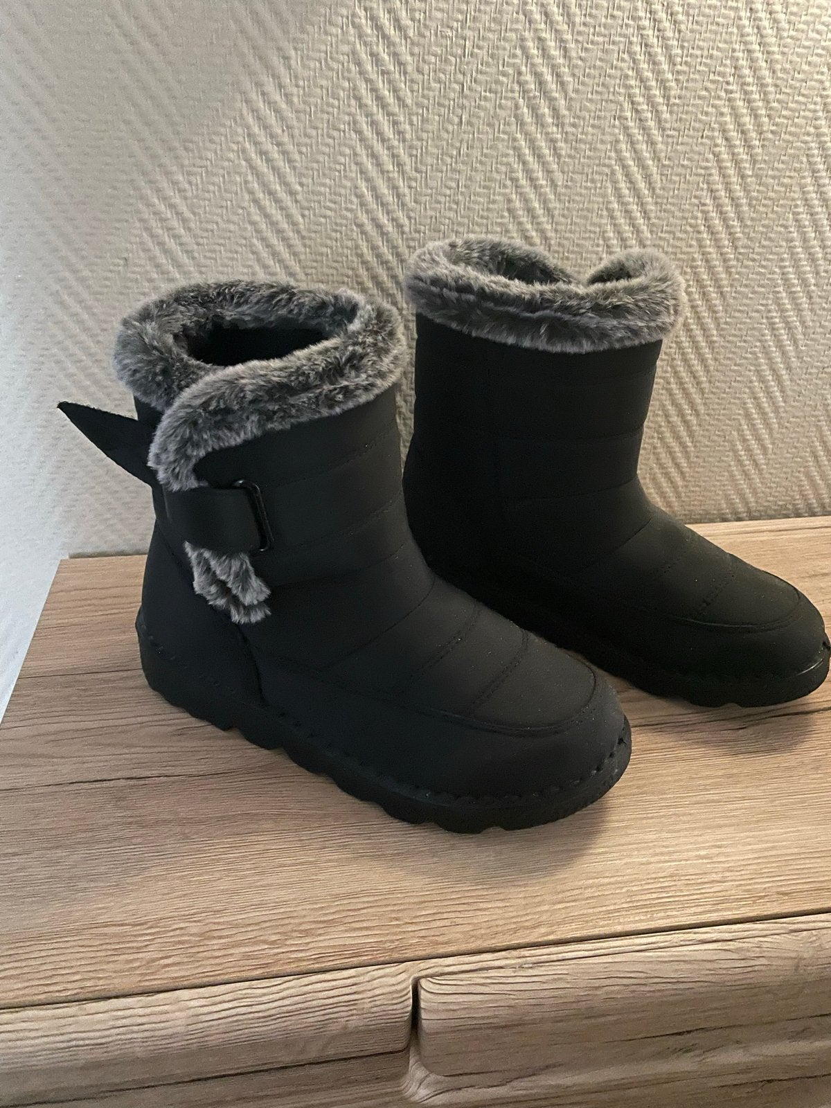 Nieuwe winterlaarsjes maat 41 - Ongebruikt!, Ophalen of Verzenden, Nieuw, Zwart, Lage of Enkellaarzen