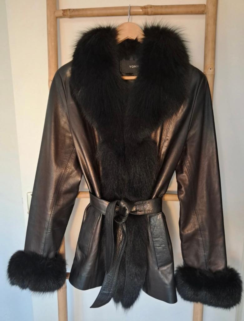 Zwarte leren jas met bont afwerking, Kleding | Dames, Jassen | Winter, Zo goed als nieuw, Zwart, Verzenden