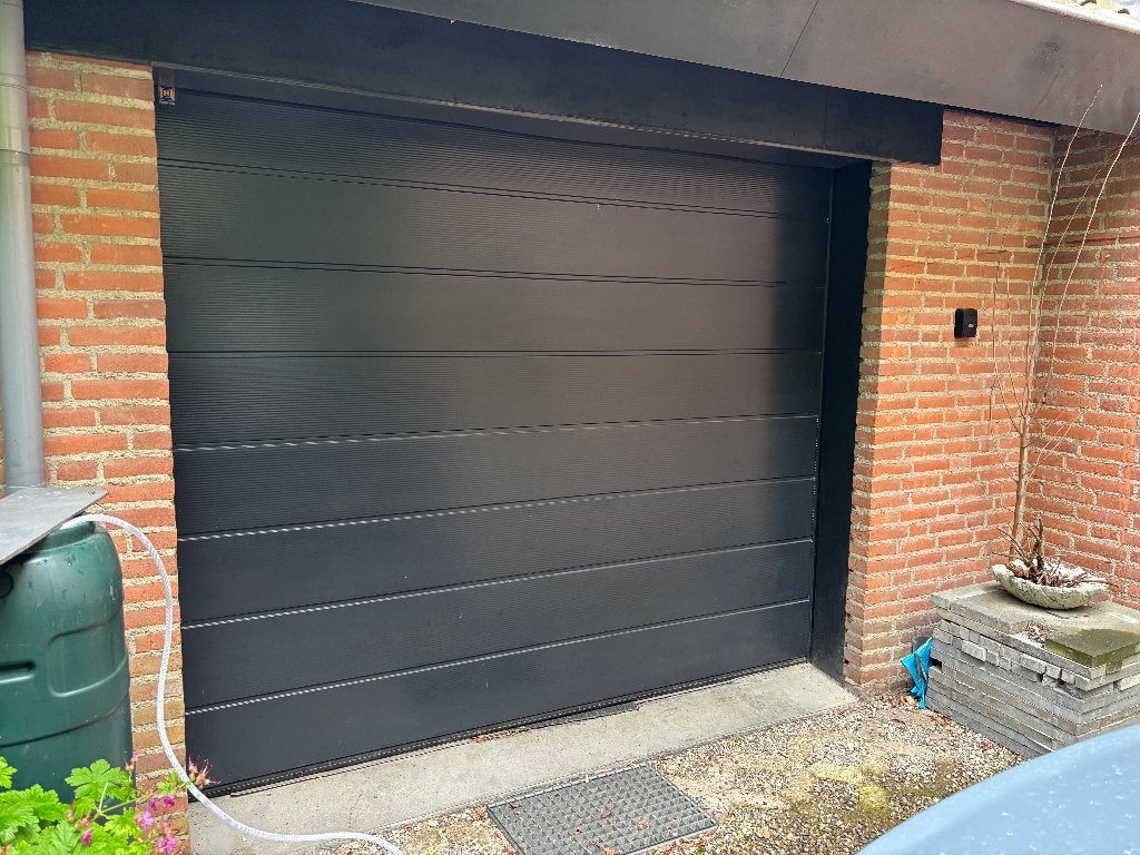 Garagedeur elektrische bedienbaar voor opening bxh 248-210cm, Gebruikt, Garagedeur, Ophalen of Verzenden, Metaal