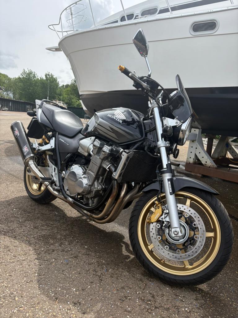 Honda CB1300 - Krachtige Naked Bike met Lage Kilometerstand, Motoren, Motoren | Honda, 4 cilinders, Motorrijbewijs A, Gebruikt