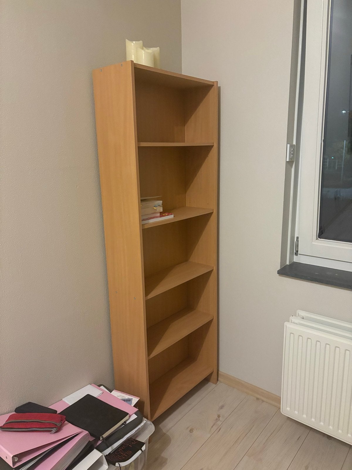 Houten Boekenkast met 5 Planken - Gebruikt, Ophalen, Met plank(en), Minder dan 50 cm, Gebruikt