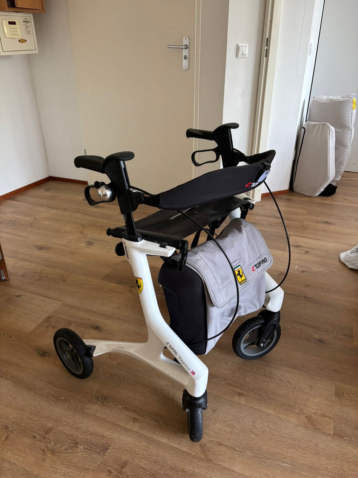 Topro Pegasus carbon rollator, lichtgewicht 6,6 kg, Diversen, Rollators, Ophalen of Verzenden, Lichtgewicht