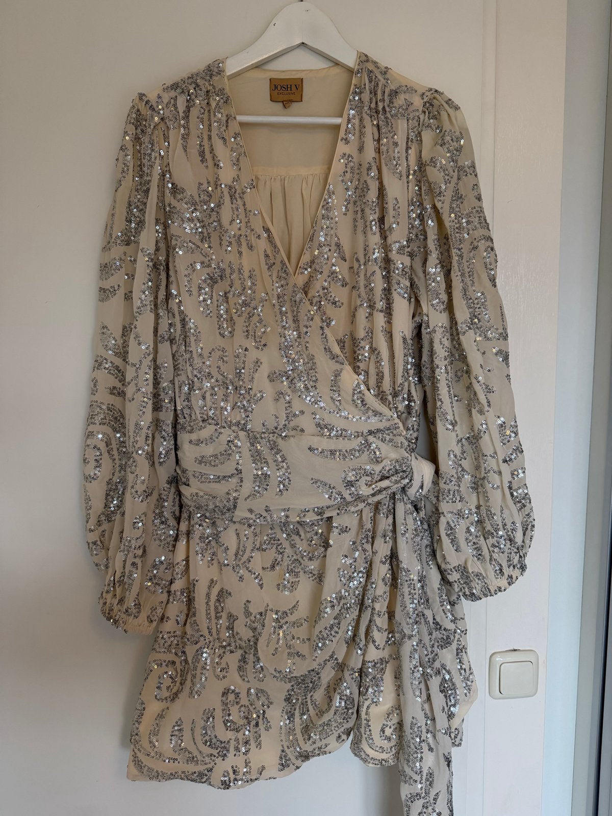 Josh V TRINA overslagjurk met pailletten 2XL, Wit, Maat 46/48 (XL) of groter, Ophalen of Verzenden, Zo goed als nieuw